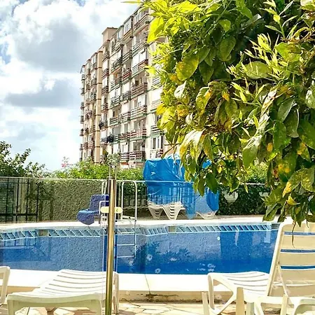 Apartamento One Bed In Los Horizontes With Direct Access To Stunning Garden And Pool *