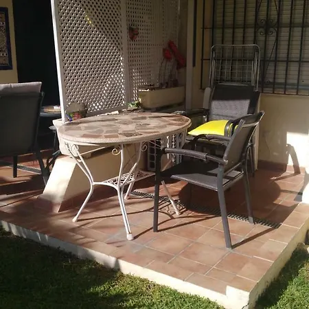 One Bed In Los Horizontes With Direct Access To Stunning Garden And Pool Apartamento